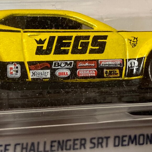 Hot Wheels 2020 Muscle Mania Series #234 '18 Dodge Challenger SRT Demon Yellow - Picture 11 of 11